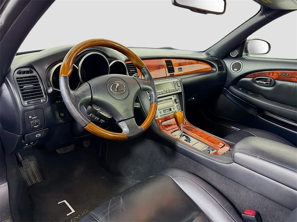 2007 Lexus SC430 - Image 10 of 12