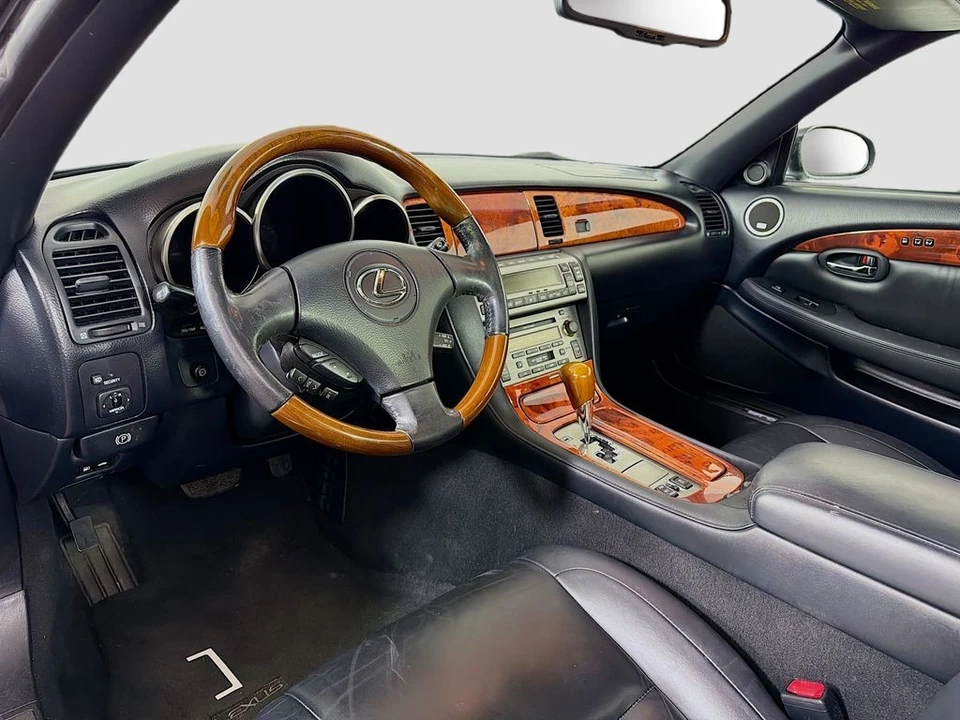 2007 Lexus SC430 - Image 10 of 31