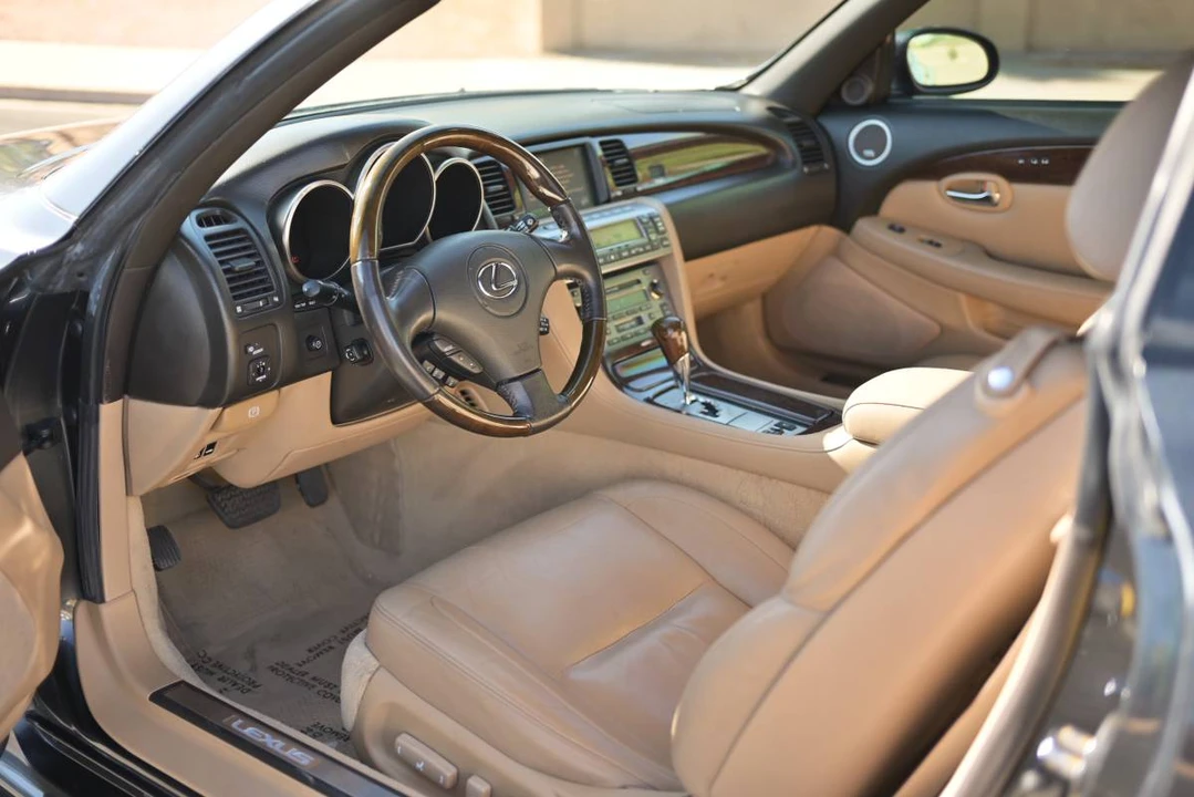 2007 Lexus SC430 - Image 6 of 15