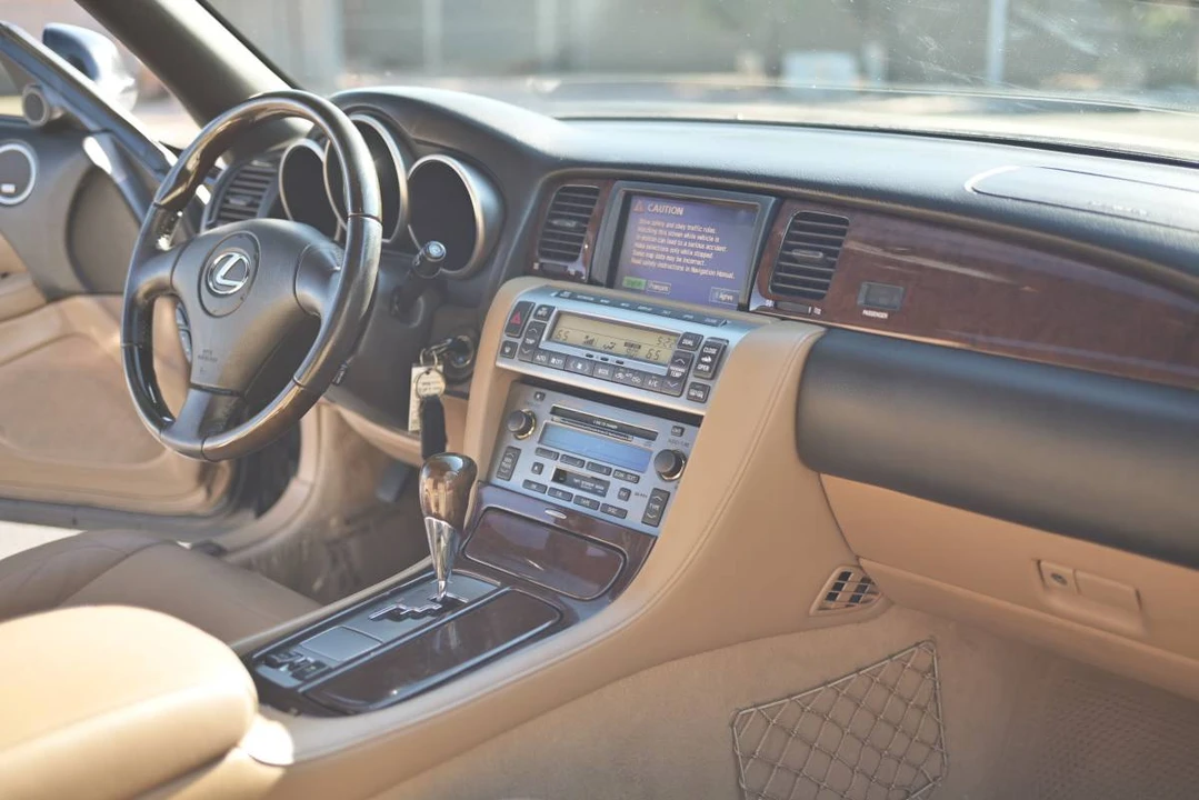 2007 Lexus SC430 - Image 11 of 15