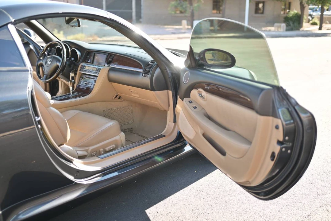 2007 Lexus SC430 - Image 9 of 15