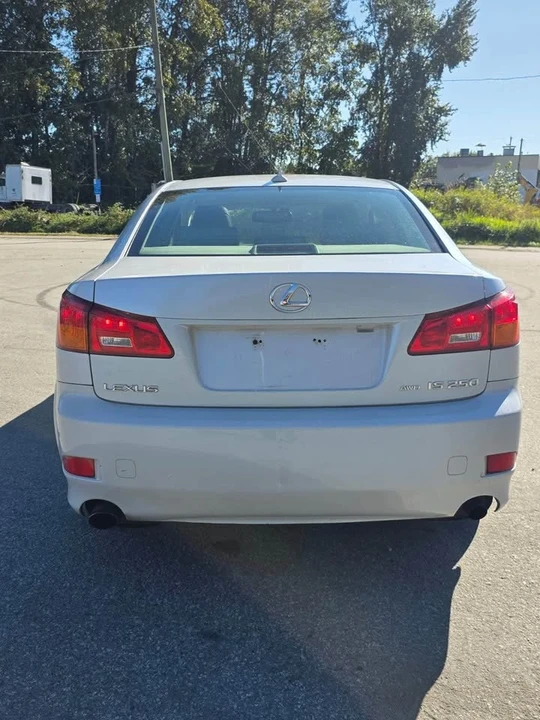 2007 Lexus IS 2nd Gen - Image 16 of 17