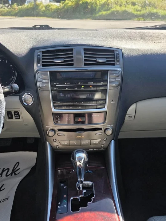 2007 Lexus IS 2nd Gen - Image 9 of 17