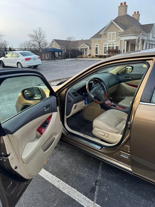 2007 Lexus ES 5th Gen - Image 2 of 10