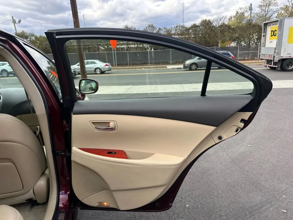 2007 Lexus ES 5th Gen - Image 17 of 19