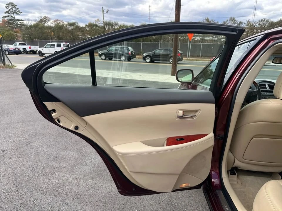 2007 Lexus ES 5th Gen - Image 13 of 19