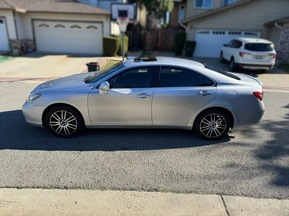 2007 Lexus ES 5th Gen - Image 5 of 19