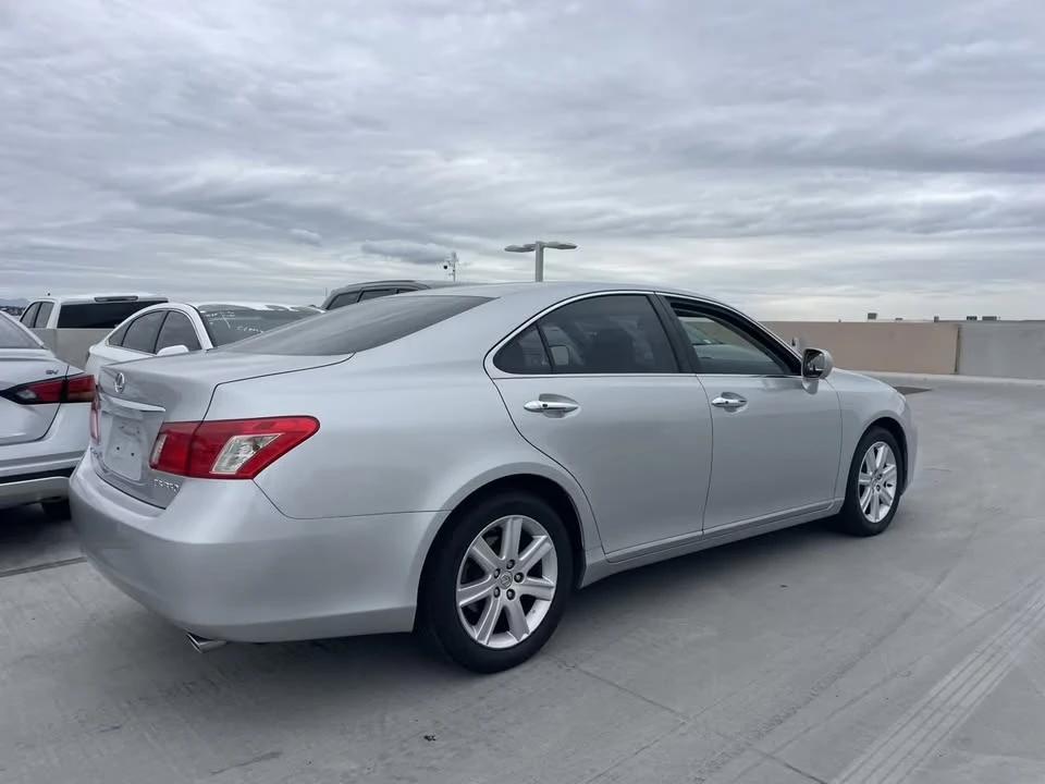 2007 Lexus ES 5th Gen - Image 2 of 7