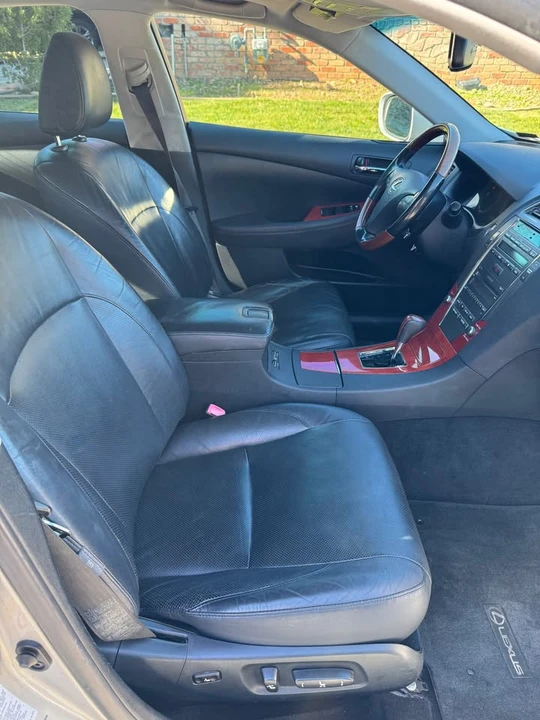 2007 Lexus ES 5th Gen - Image 11 of 19