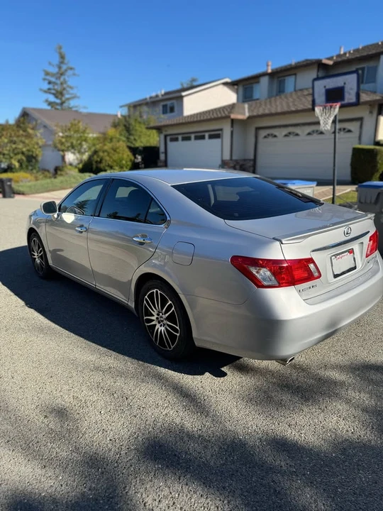 2007 Lexus ES 5th Gen - Image 3 of 19