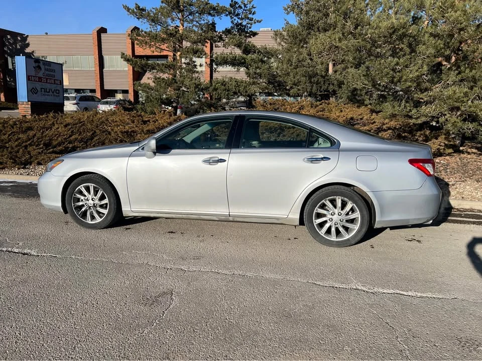 2007 Lexus ES 5th Gen - Image 2 of 9
