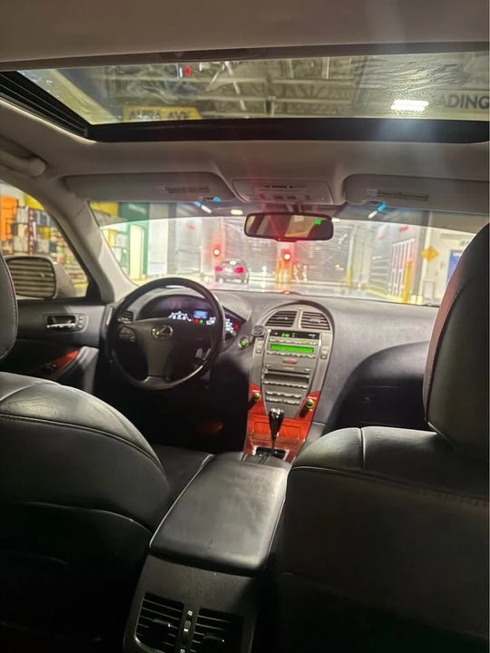 2007 Lexus ES 5th Gen - Image 11 of 15