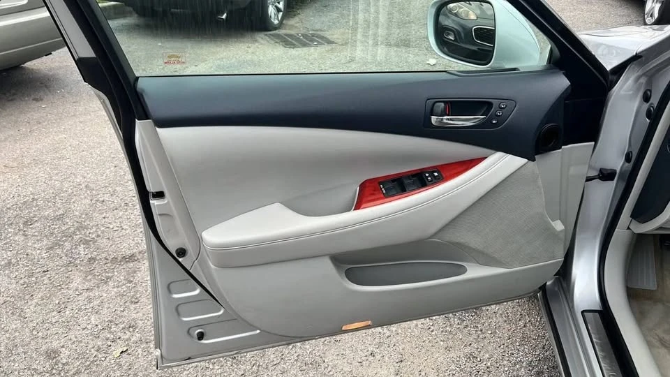 2007 Lexus ES 5th Gen - Image 10 of 17