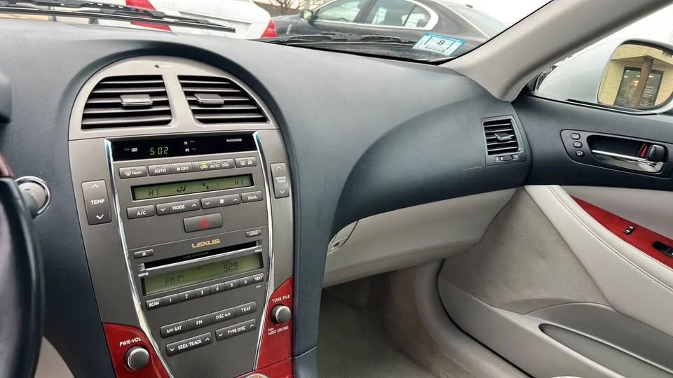 2007 Lexus ES 5th Gen - Image 12 of 17