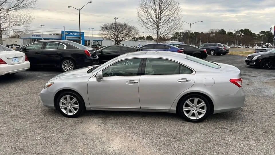 2007 Lexus ES 5th Gen - Image 8 of 17