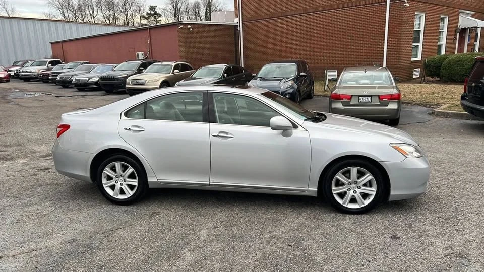 2007 Lexus ES 5th Gen - Image 4 of 17