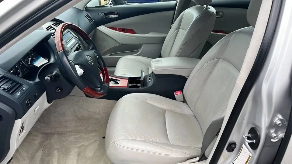 2007 Lexus ES 5th Gen - Image 11 of 17