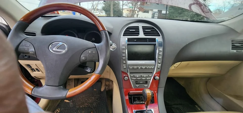 2007 Lexus ES 5th Gen - Image 10 of 14