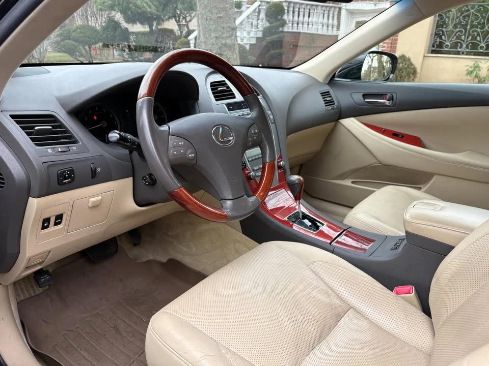 2007 Lexus ES 5th Gen - Image 11 of 19