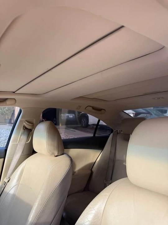 2007 Lexus ES 5th Gen - Image 2 of 10