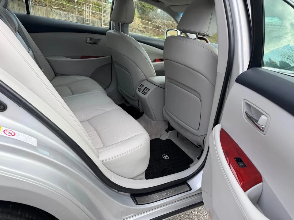 2007 Lexus ES 5th Gen - Image 11 of 17