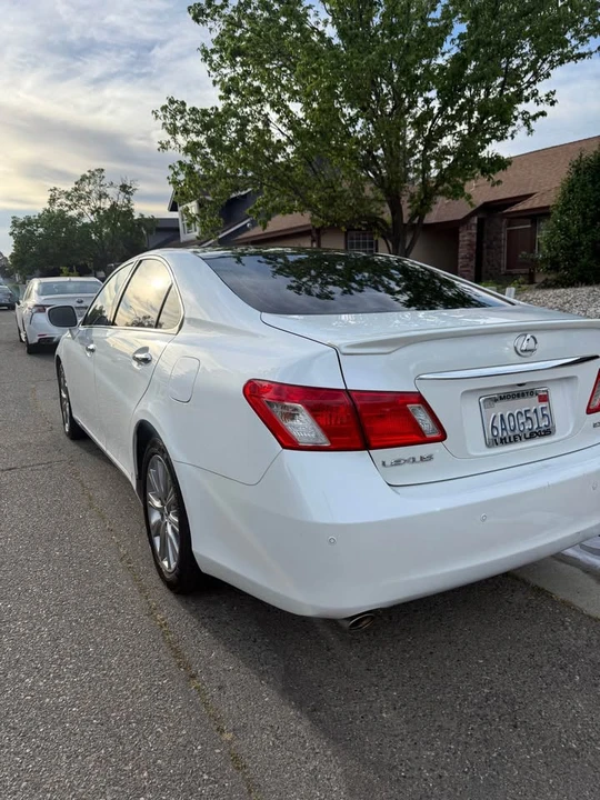2007 Lexus ES 5th Gen - Image 5 of 10