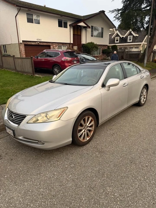 2007 Lexus ES 5th Gen - Image 2 of 11