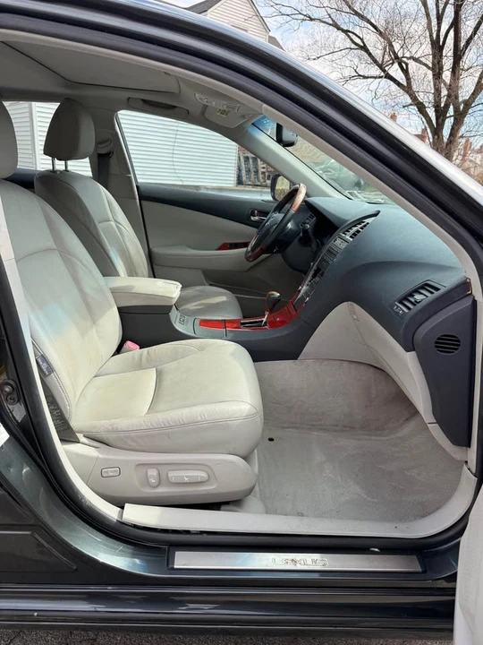 2007 Lexus ES 5th Gen - Image 10 of 12