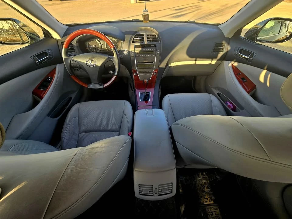 2007 Lexus ES 5th Gen - Image 8 of 10
