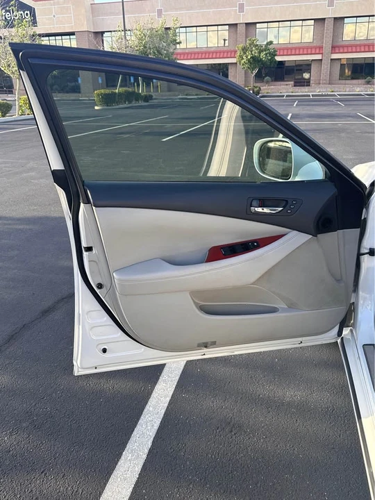2007 Lexus ES 5th Gen - Image 2 of 15