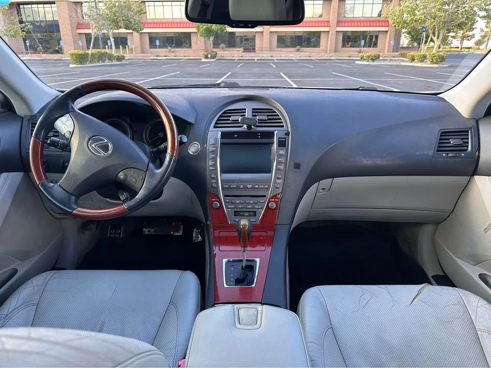 2007 Lexus ES 5th Gen - Image 4 of 15