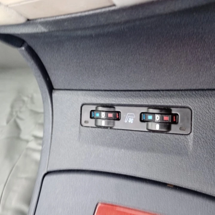 2007 Lexus ES 5th Gen - Image 13 of 19