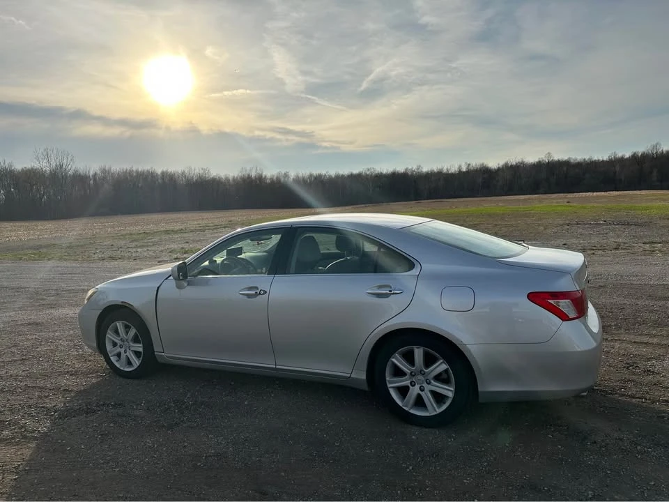 2007 Lexus ES 5th Gen - Image 3 of 11
