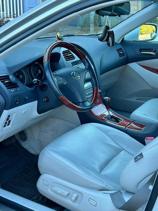 2007 Lexus ES 5th Gen - Image 8 of 11