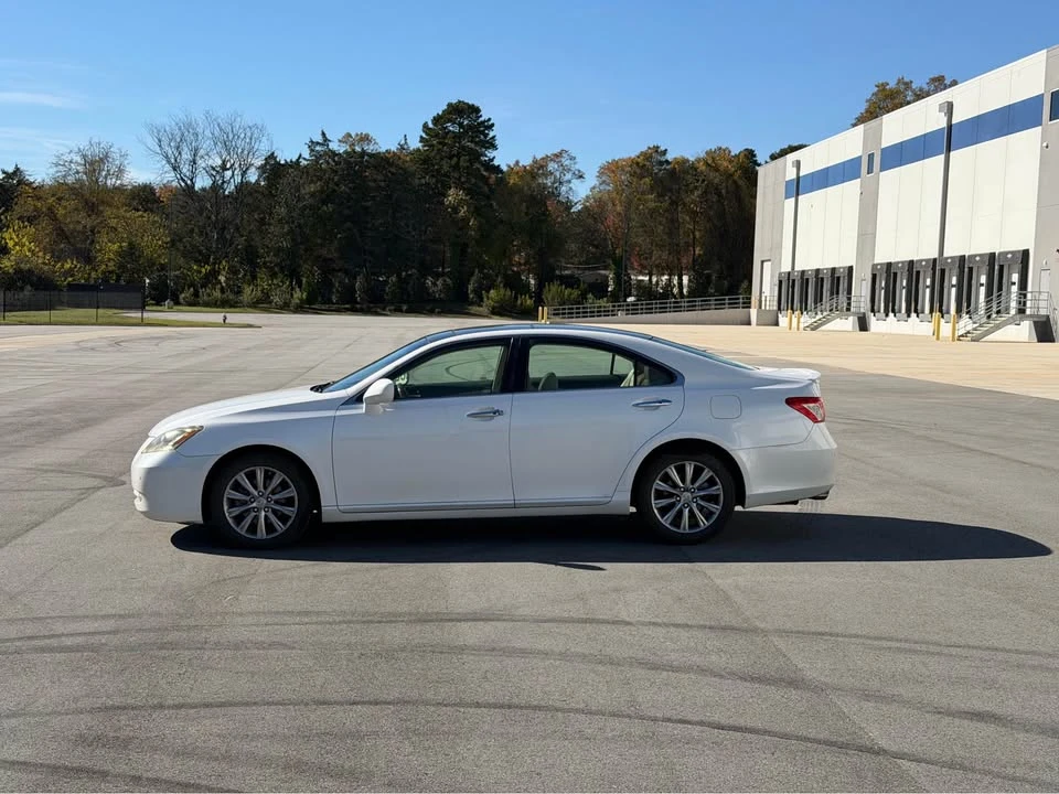 2007 Lexus ES 5th Gen - Image 5 of 15