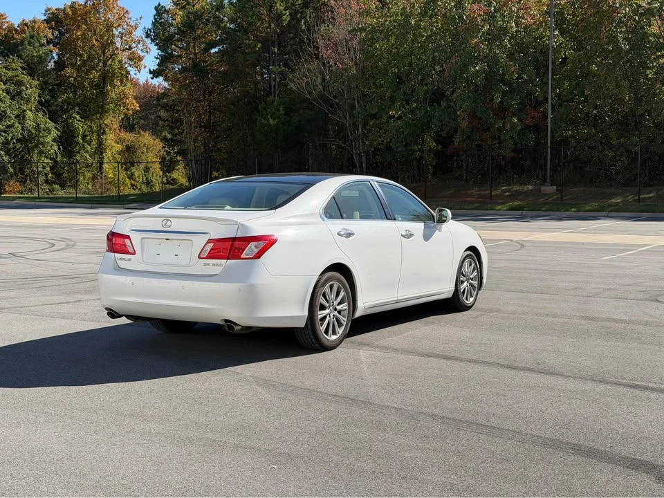 2007 Lexus ES 5th Gen - Image 3 of 15