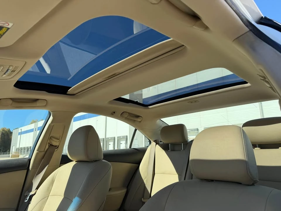 2007 Lexus ES 5th Gen - Image 10 of 15