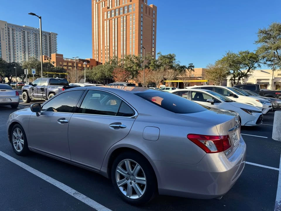 2007 Lexus ES 5th Gen - Image 2 of 12