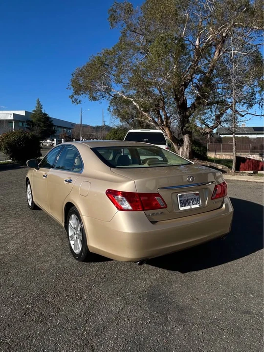 2007 Lexus ES 5th Gen - Image 2 of 15