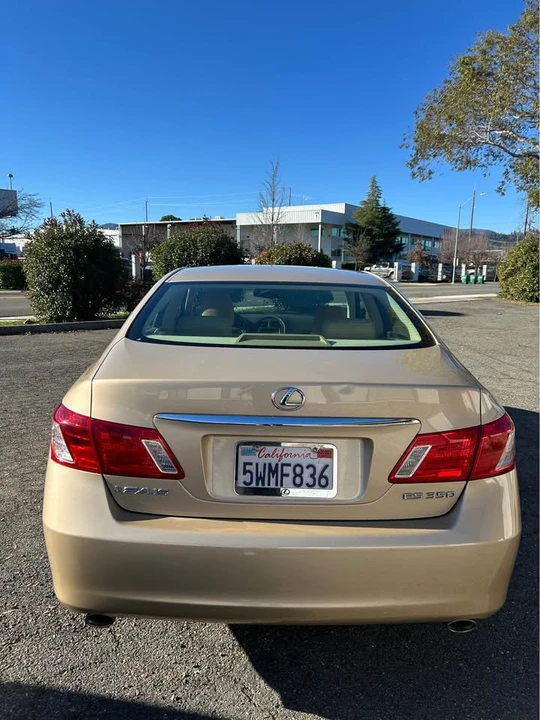 2007 Lexus ES 5th Gen - Image 3 of 15