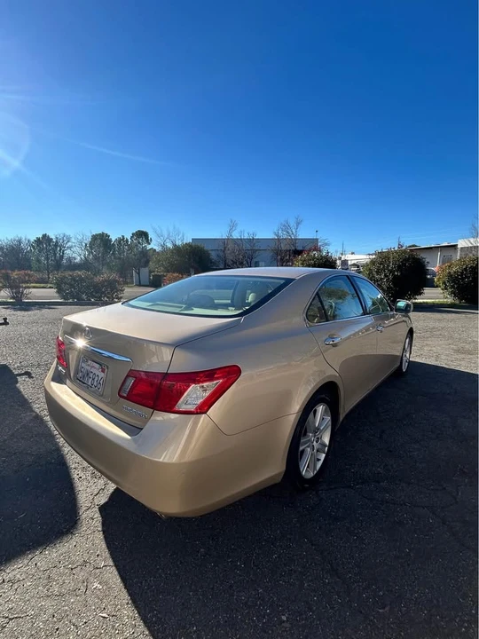 2007 Lexus ES 5th Gen - Image 4 of 15