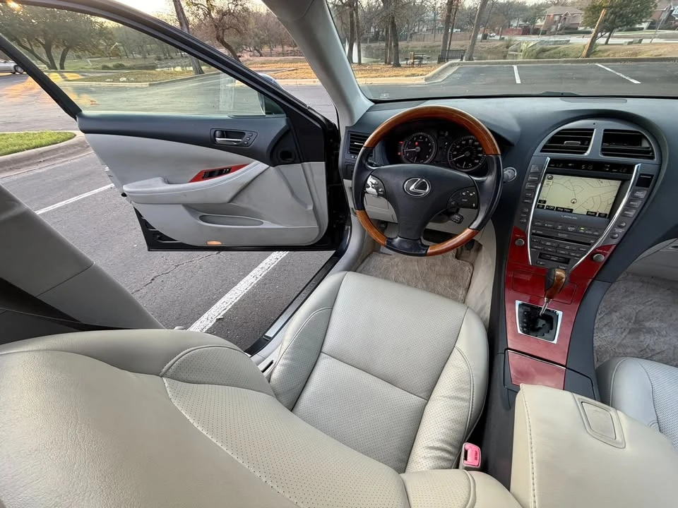 2007 Lexus ES 5th Gen - Image 11 of 19
