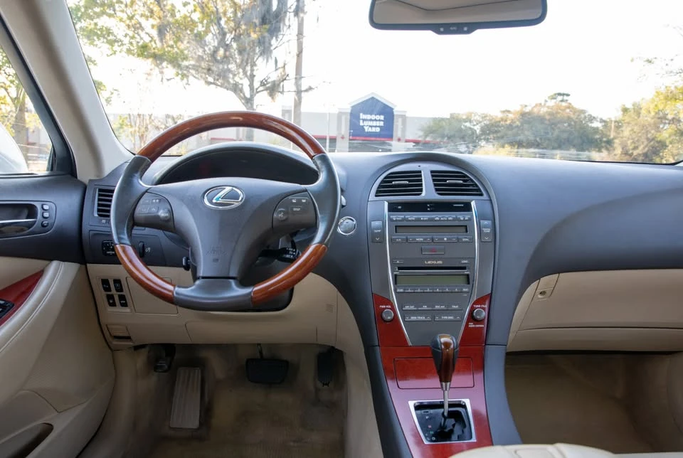 2007 Lexus ES 5th Gen - Image 9 of 12