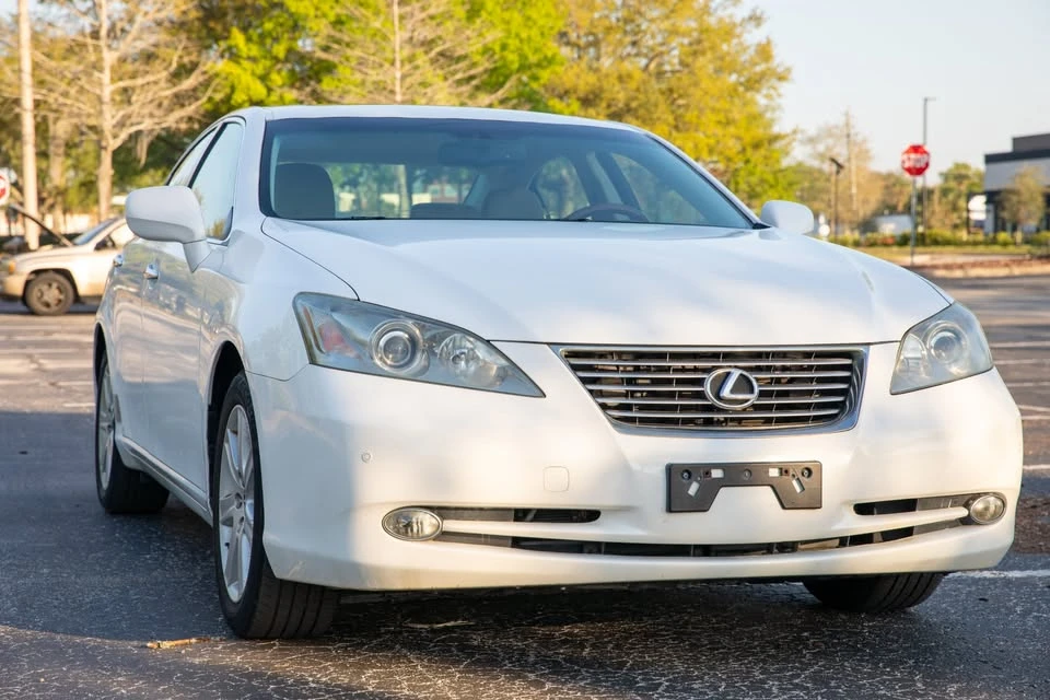 2007 Lexus ES 5th Gen - Image 2 of 12