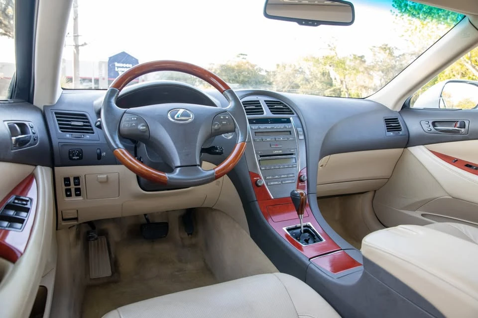 2007 Lexus ES 5th Gen - Image 8 of 12