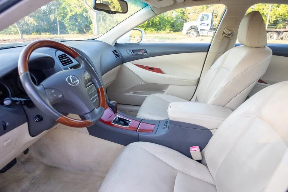 2007 Lexus ES 5th Gen - Image 10 of 12