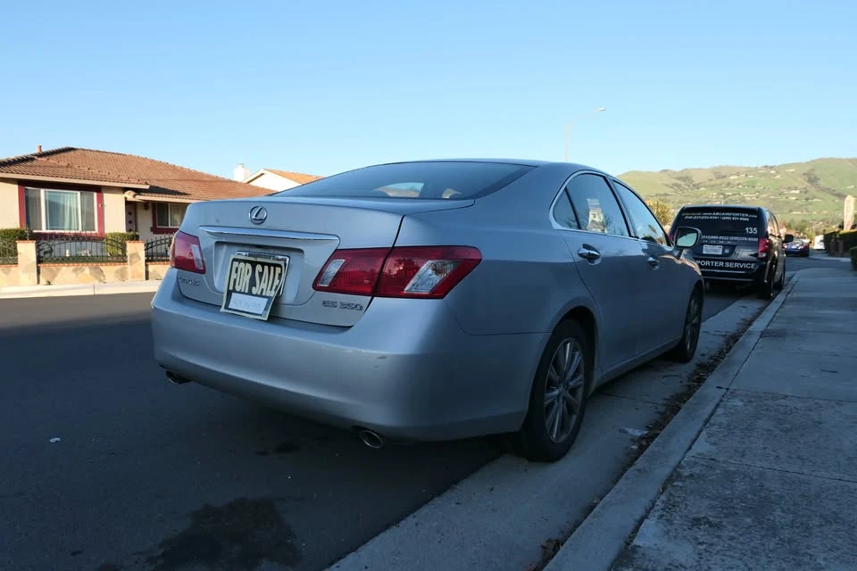 2007 Lexus ES 5th Gen - Image 2 of 16