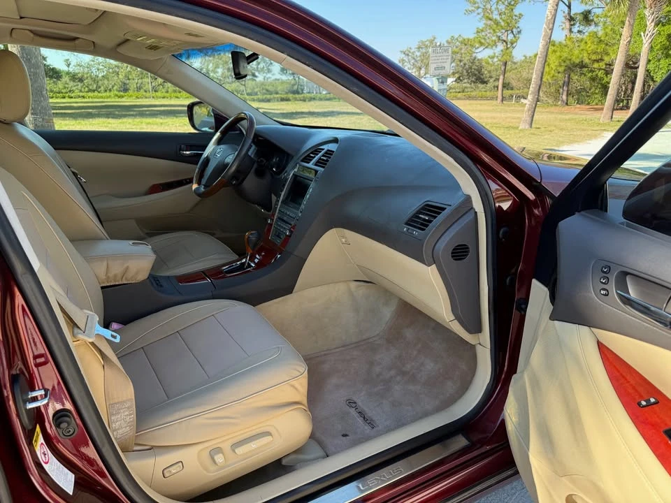 2007 Lexus ES 5th Gen - Image 9 of 11
