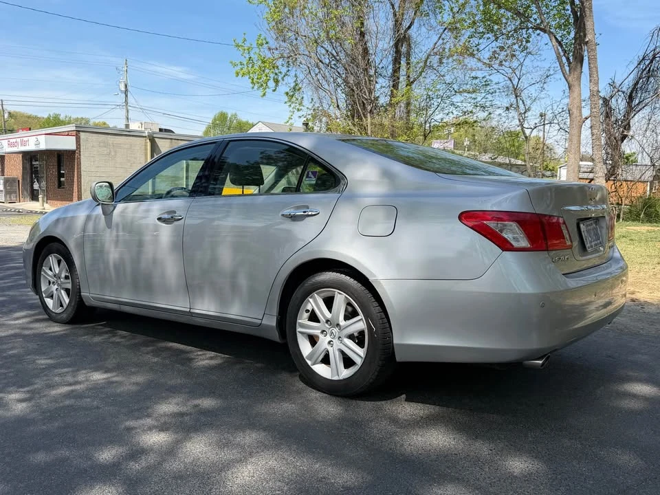 2007 Lexus ES 5th Gen - Image 3 of 10