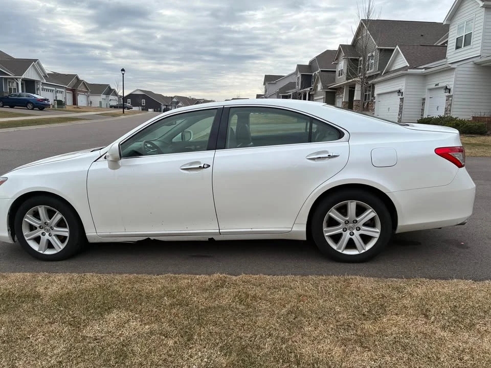 2007 Lexus ES 5th Gen - Image 3 of 8